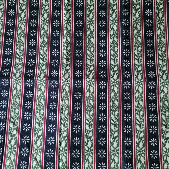 1 YARD Green & Red Striped Patterned "NOEL" By Susan Winget For Benartex - Picture 1 of 5